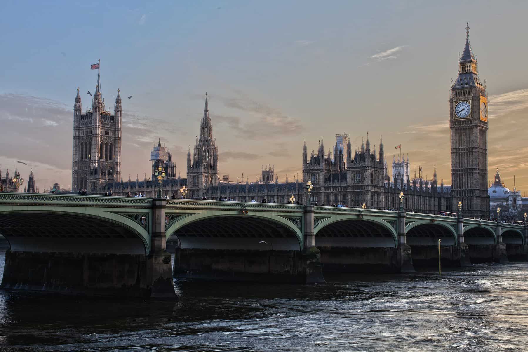 Palace of Westminster mit dem Big Ben