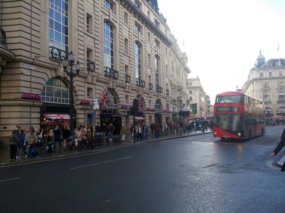 Auf dem Piccadilly Circus angekommen