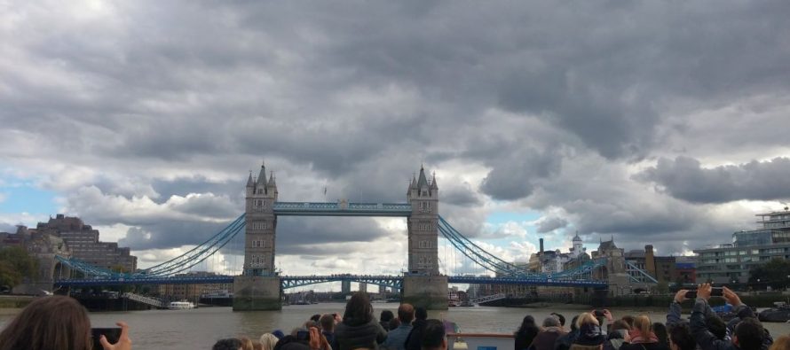 London Eye River Cruise Bootsfahrt auf der Themse zur Tower Bridge